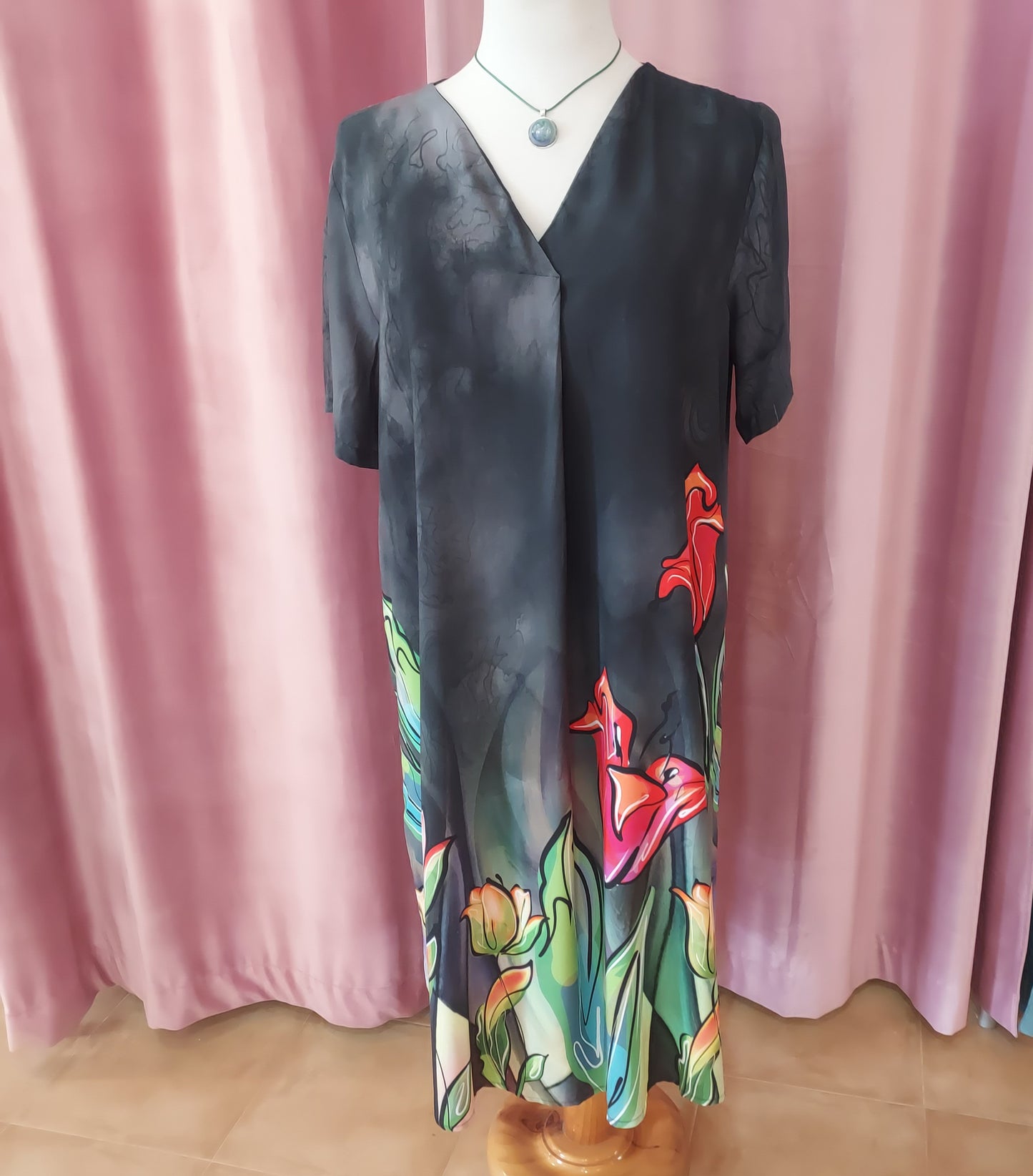 Blossom abstract v neck tulip print dress