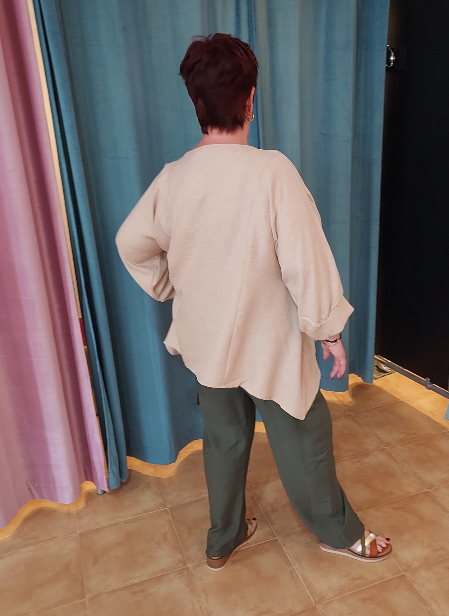 Ecru plain v neck top XL