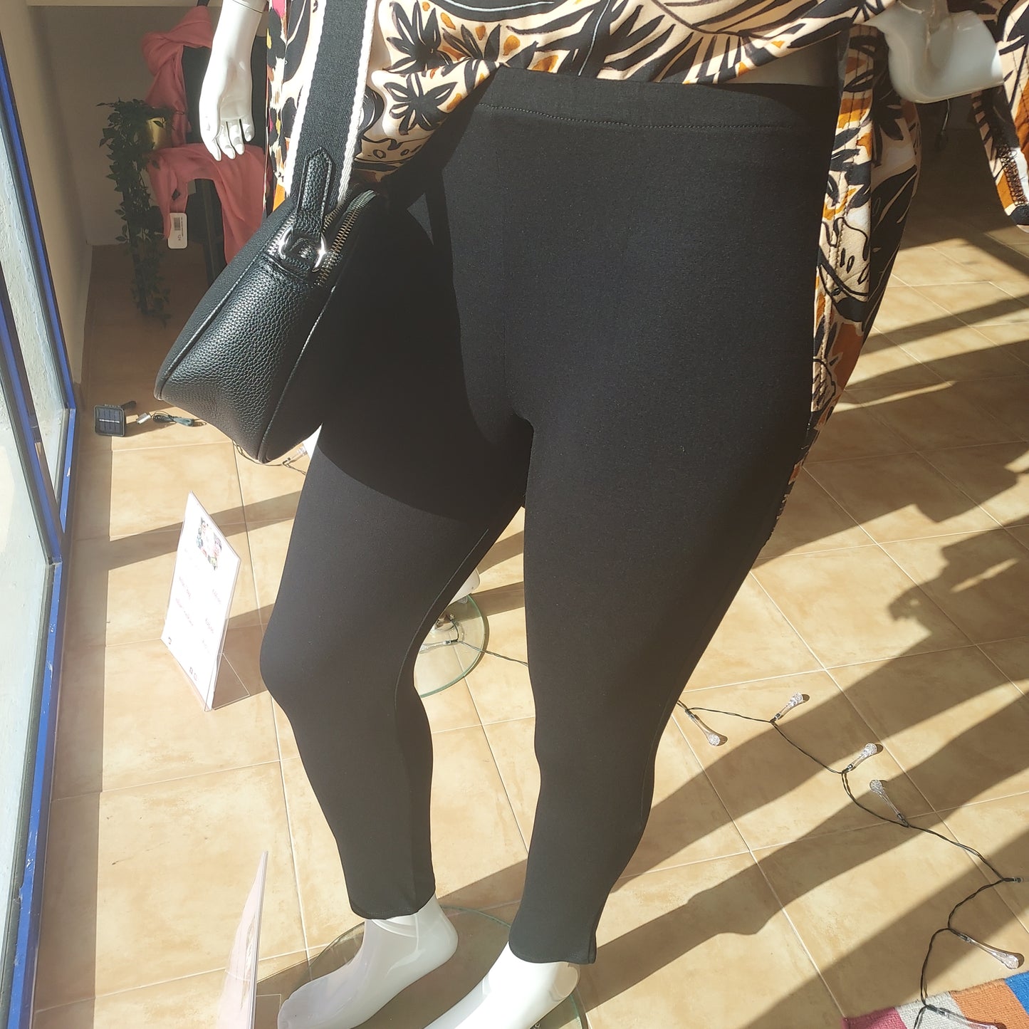 Black viscose leggings