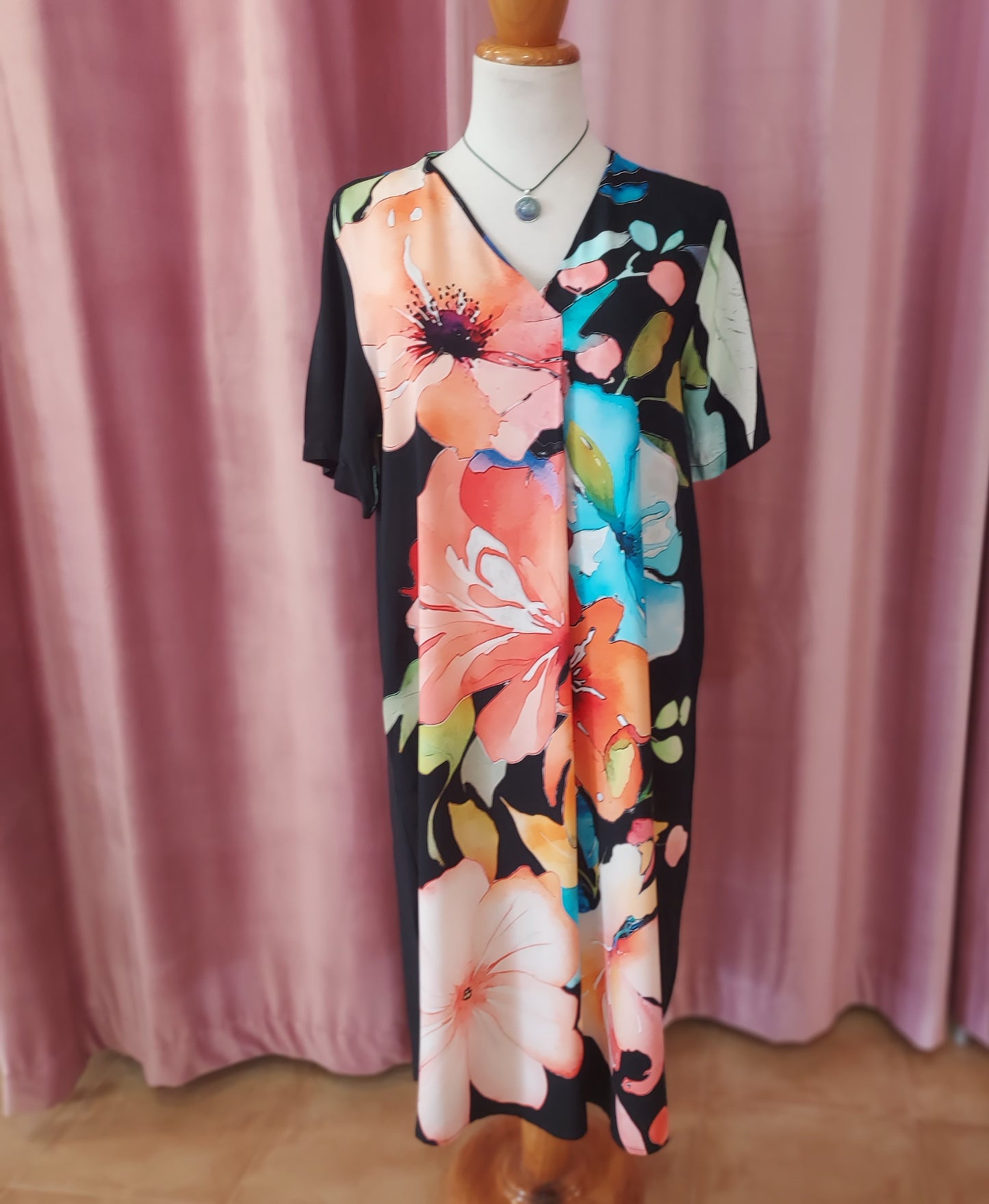 Bonita dress bold floral print