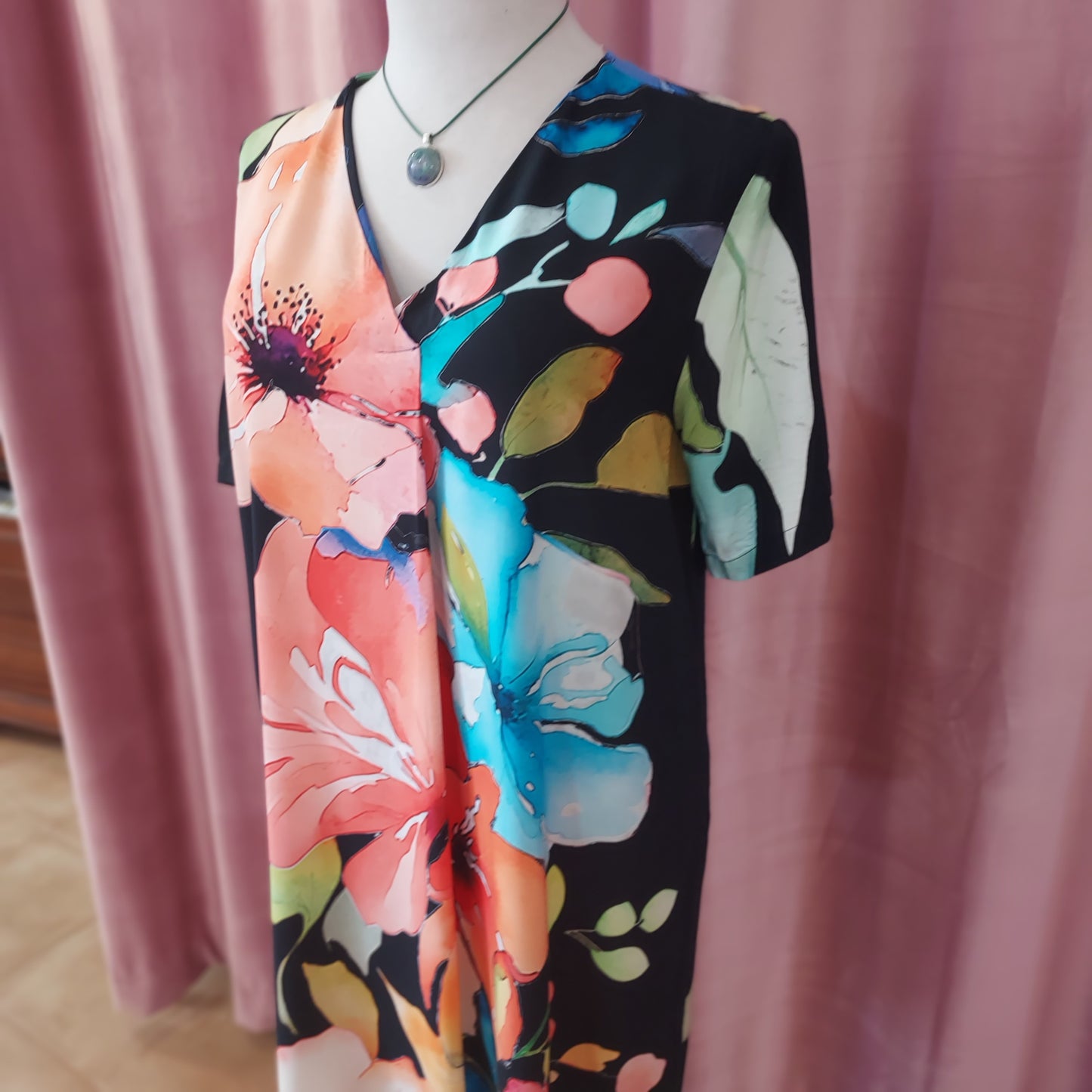Bonita dress bold floral print